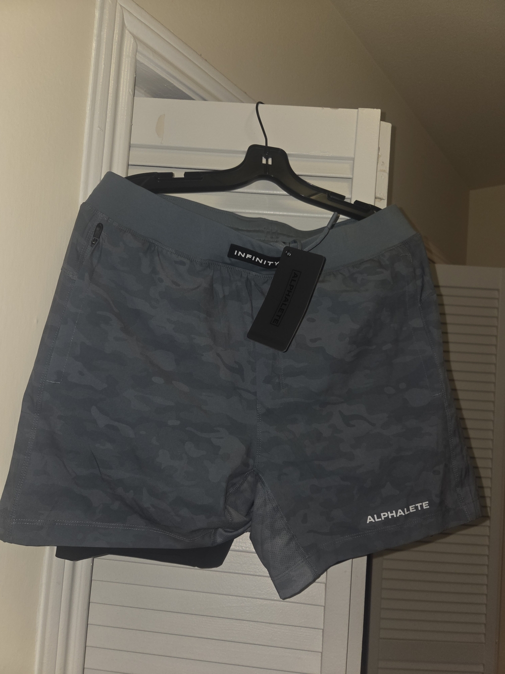 Alphalete Men’s Infinity Camo Training Shorts - Gray